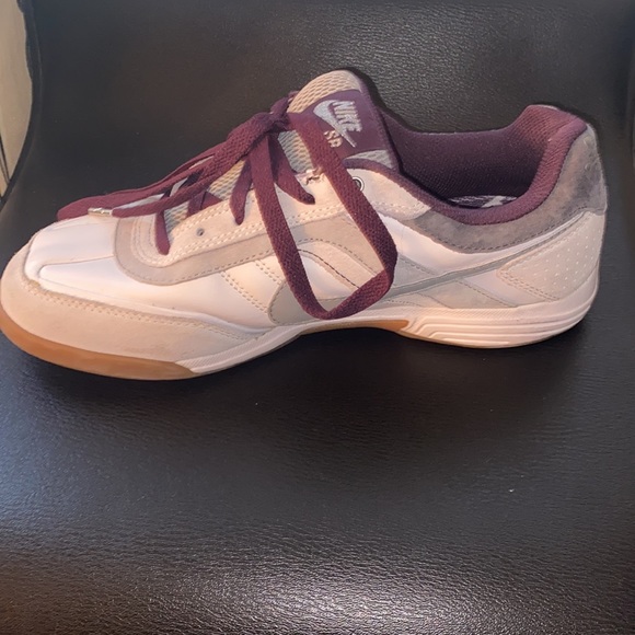 Nike SB Sneakers - Picture 6 of 9